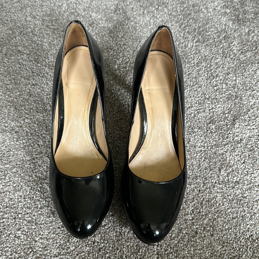 Cole Hanna black heels!